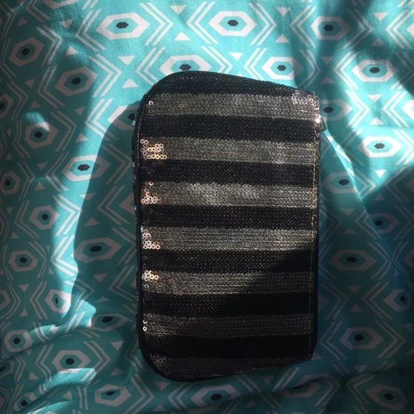 Wristlet - Picture 3 of 3